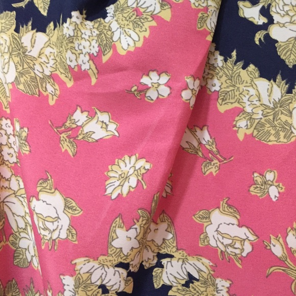 Floral Satin Peplum Top - Picture 6 of 6